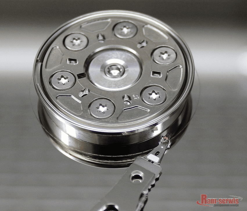 Zapiła na strefie parkowania głowic