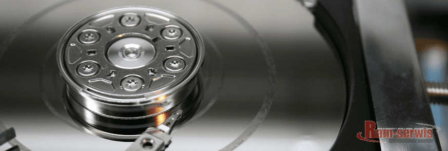 Zapiła powierzchni magnetycznej talerza dysku.