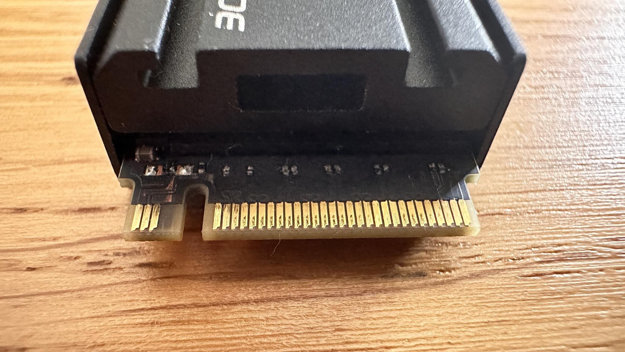 Odzyskiwanie danych z dysku SSD - spalony elementu na PCB Kingston Renegade SSD