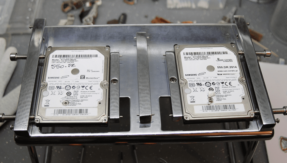 dawca i uszkodzony dysk w komorze laminarnej