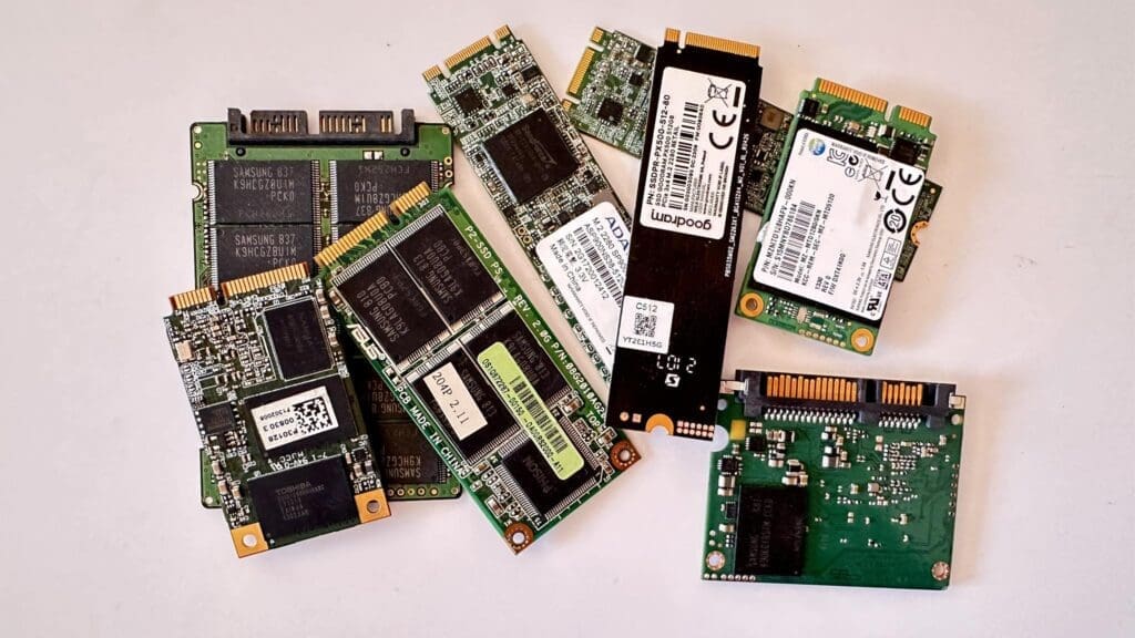 Budowa dysk&oacute;w SSD